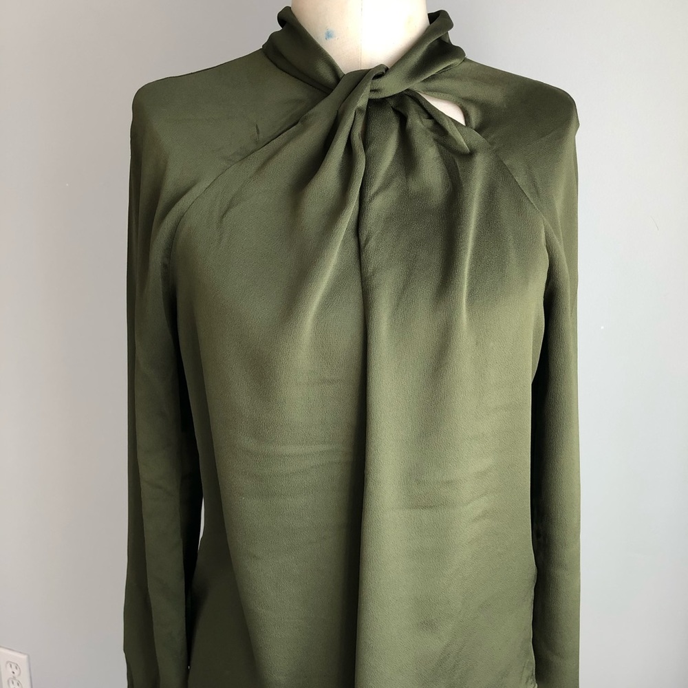 Banana Republic Evergreen tie front top